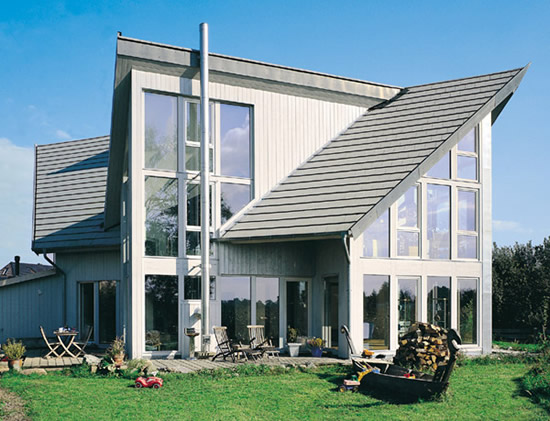 Дом с песочной крышей